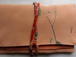 着物リメイク　浜縮緬の着物で作った和風財布　１０３３の画像
