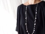送料無料 Silver 花びらパールのロングネックレス
