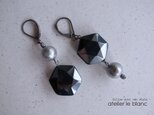ザ・エッジ~ヘマタイトとグレーコットンパールのピアス~