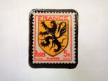 フランス1944年「紋章」切手ブローチ898の画像