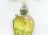 レジンネックレス　香水瓶（蜜）