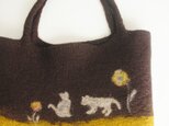 手さげバッグ 猫たちのいる風景の画像