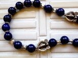 大粒ラピスラズリとシルバービーズいっぱいネックレス