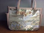 上品な帯地の使い易い鞄です。