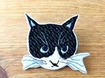 刺繍猫ブローチ　「八割れ猫」の画像