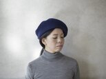 Big beret / navyの画像