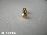 18金　カットナゲット片方ピアスの画像