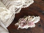 布花コサージュ レースの蝶と淡いアンティークピンクのお花達