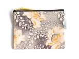 CREAM FLOWER SHWESHWE POUCH (S)の画像