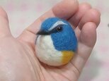 ルリビタキ☆野鳥シリーズ★マグネット/ブローチどちらか選択　幸せの青い鳥　羊毛の小鳥　羊毛フェルト【受注製作】の画像