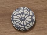大人のシンプル 菊文 きもの缶バッチの画像