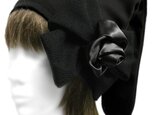 薔薇＆リボンコサージュ付/うさ耳帽子◆コットンニット/黒の画像