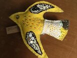 Brooches11 "yellow bird"の画像