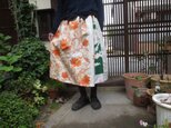 着物リメイク☆オレンジの花の紬と繊細な縮緬でレトロキュートな大人スカート75㎝丈の画像