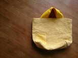 レモンイエローの裂き織りバッグの画像