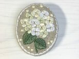 刺繡ブローチ　リネン　白紫陽花の画像