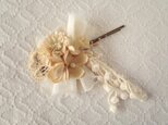 染め花のヘアピン(ベージュホワイト)