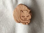 wooden cat dang broochの画像
