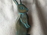 bronze rabbit broochの画像