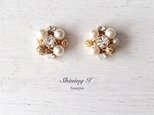 Classic white / Earringsの画像