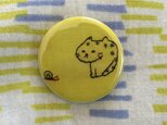 ブサ猫刺繍の缶バッヂの画像