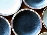伊豆土リムの六寸皿（黒釉）の画像