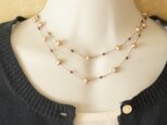 ラベンダーカラーの淡水真珠の２連のネックレス　　金鎖の画像