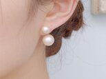 〈2way〉14kgfピアス◇ゆらゆらコットンパールつきキャッチピアス<p_3>の画像