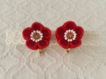 〈つまみ細工〉梅のイヤリング(赤)