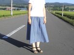 播州織コットン＊たっぷりギャザーのスカート（太ストライプ・紺×水色）の画像