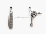 ヘアコームとドライヤーのチタンピアス【イヤリング変更可】