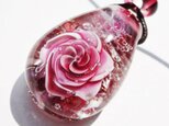 《ボルドーローズ》　ペンダント　ガラス　とんぼ玉　薔薇の画像