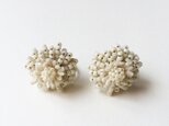 ピアス〖ほわほわお花〗(white)の画像