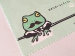 カエルの事務員さんめがね拭き（yamadama*オリジナル）の画像