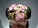 椿のとんぼ玉（ガラス玉）金箔入りの画像