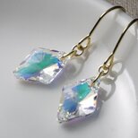 スワロのピアス　クリスタルオーロラ