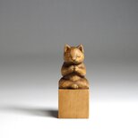木彫り　合掌猫　蜜蝋仕上げ　猫仏1703の画像