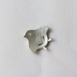 ちどりのカタチの錫の箸置き  [ ちどりがね ]の画像