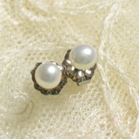 小粒淡水パールのスタッドピアス（4mm・チタンポスト）