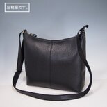 ★ハンドメイド★日本製★本革★大き目の斜め掛けショルダーバッグ★クロ色★縦型★超軽量★