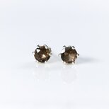スモーキークォーツのスタッドピアス  4mm　4月誕生石