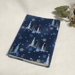 文庫本カバー 雪明かりの森