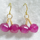 天然石のチェリーピアス（ゴールドチタン・ジェード）