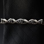 DNA　タイピンの画像
