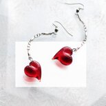 手作りガラス　ハートひと粒 ロング ピアス　イヤリング・アレルギー対応有:赤