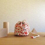コロンとした小物入れ　赤い花、生成りの画像