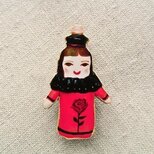 ロシアっぽいひとブローチ