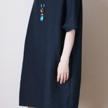 風が通るフレンチリネン100％のきれいめシルエットのチュニック　4色展開の画像