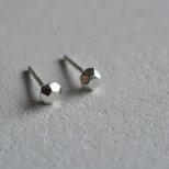 シルバーピアス 銀の宝石の画像