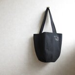 くったりバケツトート　鳥さんの刺繍、ブラックの画像